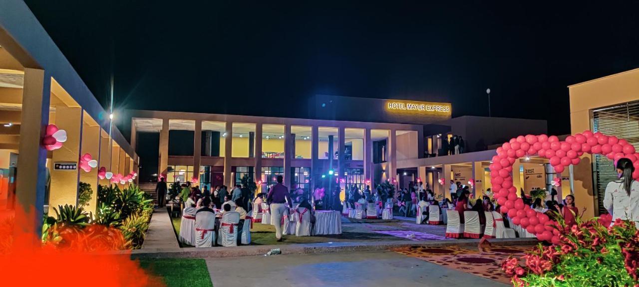 Hotel Mayur Express Sangamner 외부 사진