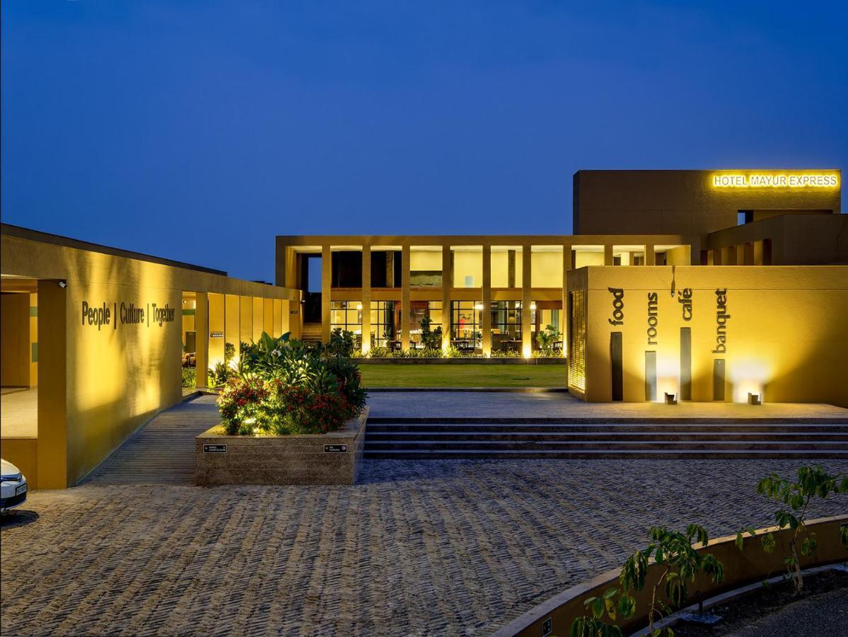 Hotel Mayur Express Sangamner 외부 사진