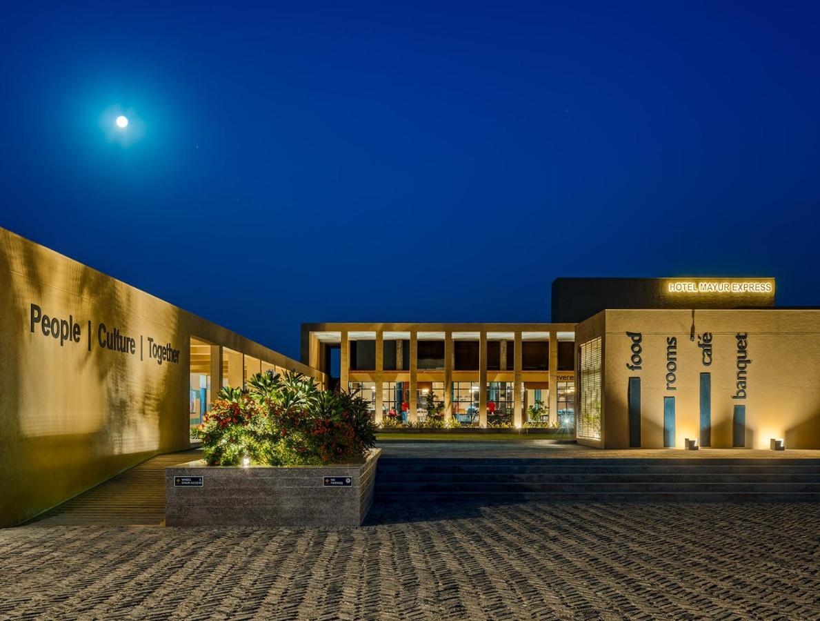 Hotel Mayur Express Sangamner 외부 사진
